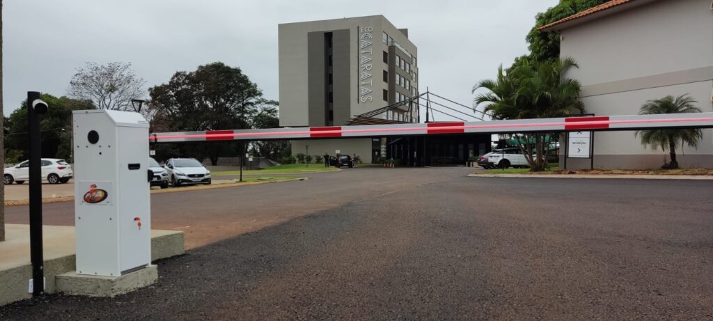 cancela automática instalada em foz do iguaçu